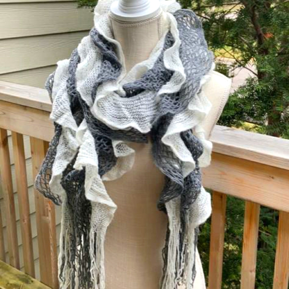 Winter Wrap-around fringe scarf